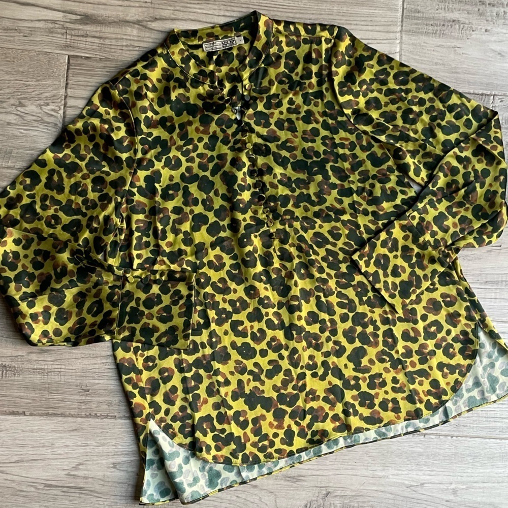 Go Silk Blouse Long Sleeve Animal Print Half Button Front Closure Green/Blk SZ L